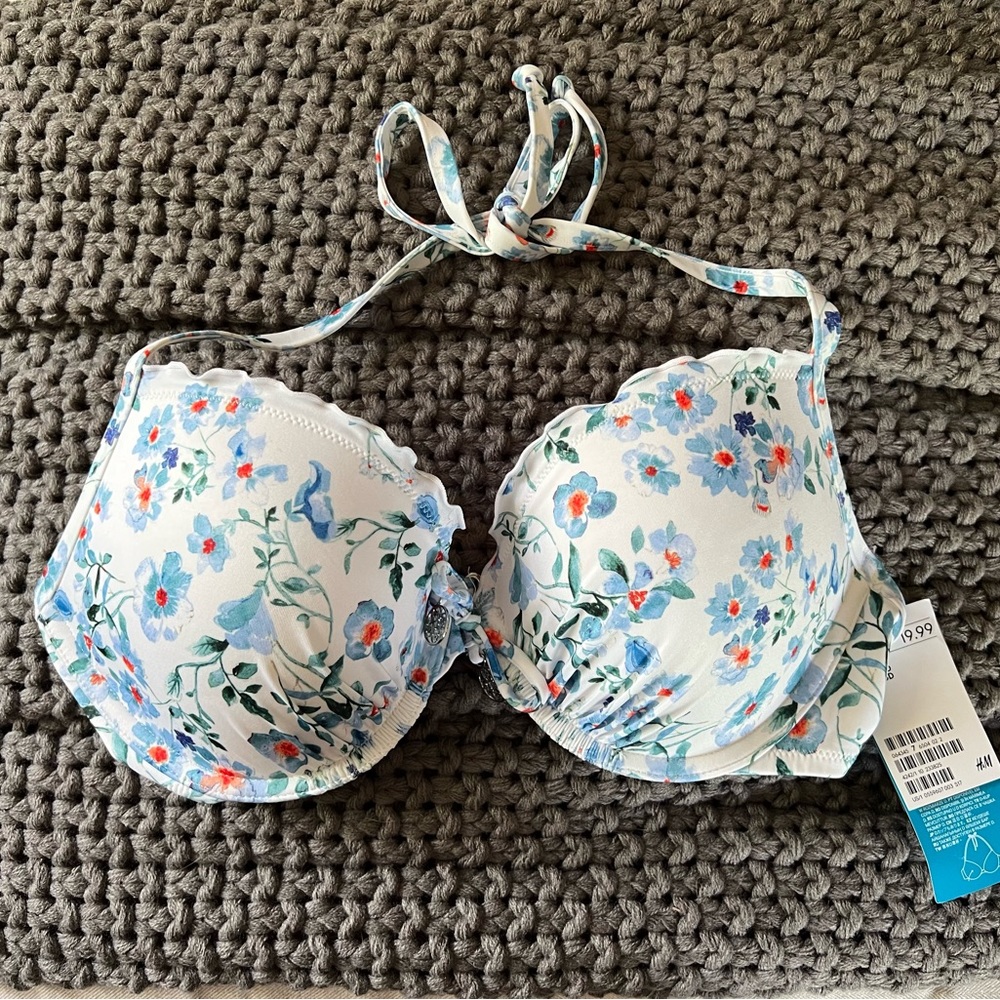 NWT H&M Floral Bikini Top